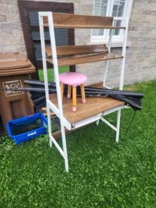 Bureau avec petite chaise rose